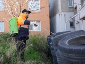 Yalova Belediyesi Kent Genelinde Sivrisinek ve Karasinek İla&ccedil;lama &Ccedil;alışmalarını S&uuml;rd&uuml;r&uuml;yor